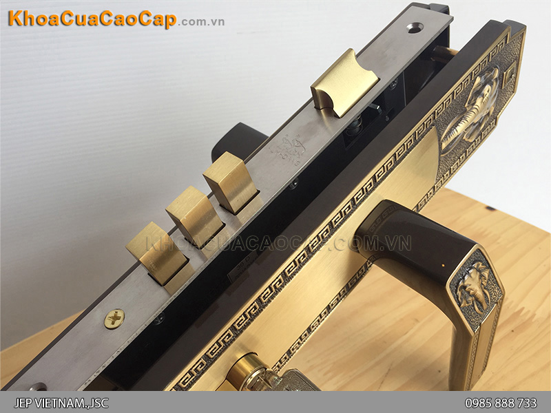 Kh&oacute;a cửa ch&iacute;nh m&agrave;u đồng r&ecirc;u HCR 8528 Đại - ảnh 4