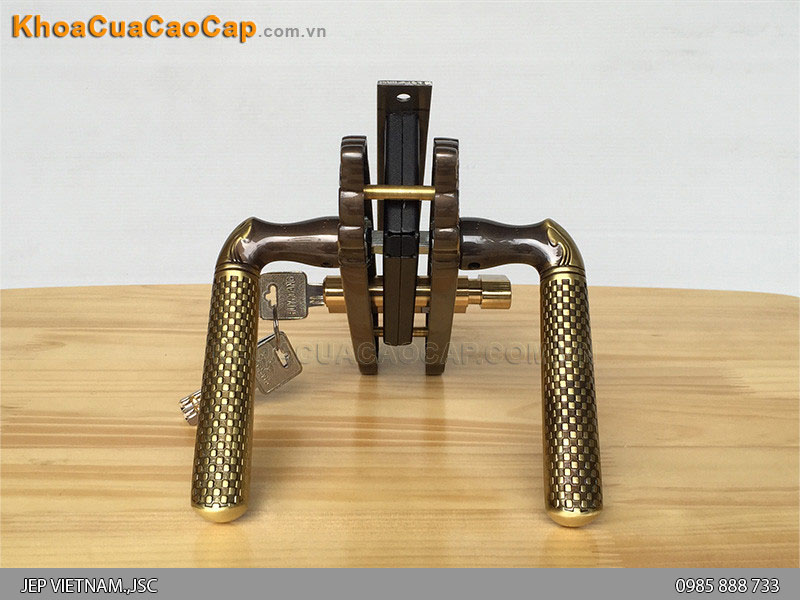 Kh&oacute;a cửa gỗ th&ocirc;ng ph&ograve;ng bằng đồng HCR5823 - ảnh 2