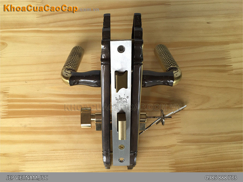 Kh&oacute;a cửa gỗ th&ocirc;ng ph&ograve;ng bằng đồng HCR5823 - ảnh 3