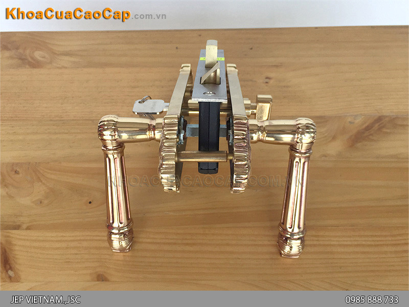 Kh&oacute;a cửa tay gạt bằng đồng HC5826 - ảnh 2