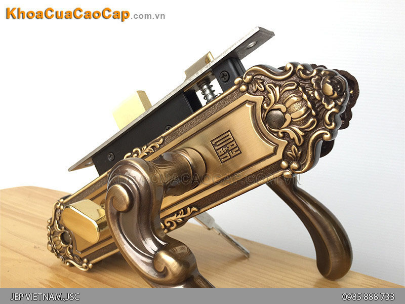 Kh&oacute;a cửa tay nắm bằng đồng HCR 5829 - ảnh 2