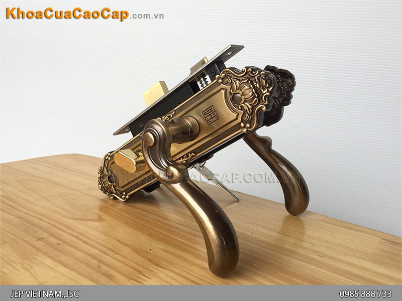 Kh&oacute;a cửa tay nắm bằng đồng HCR 5829 - ảnh 6